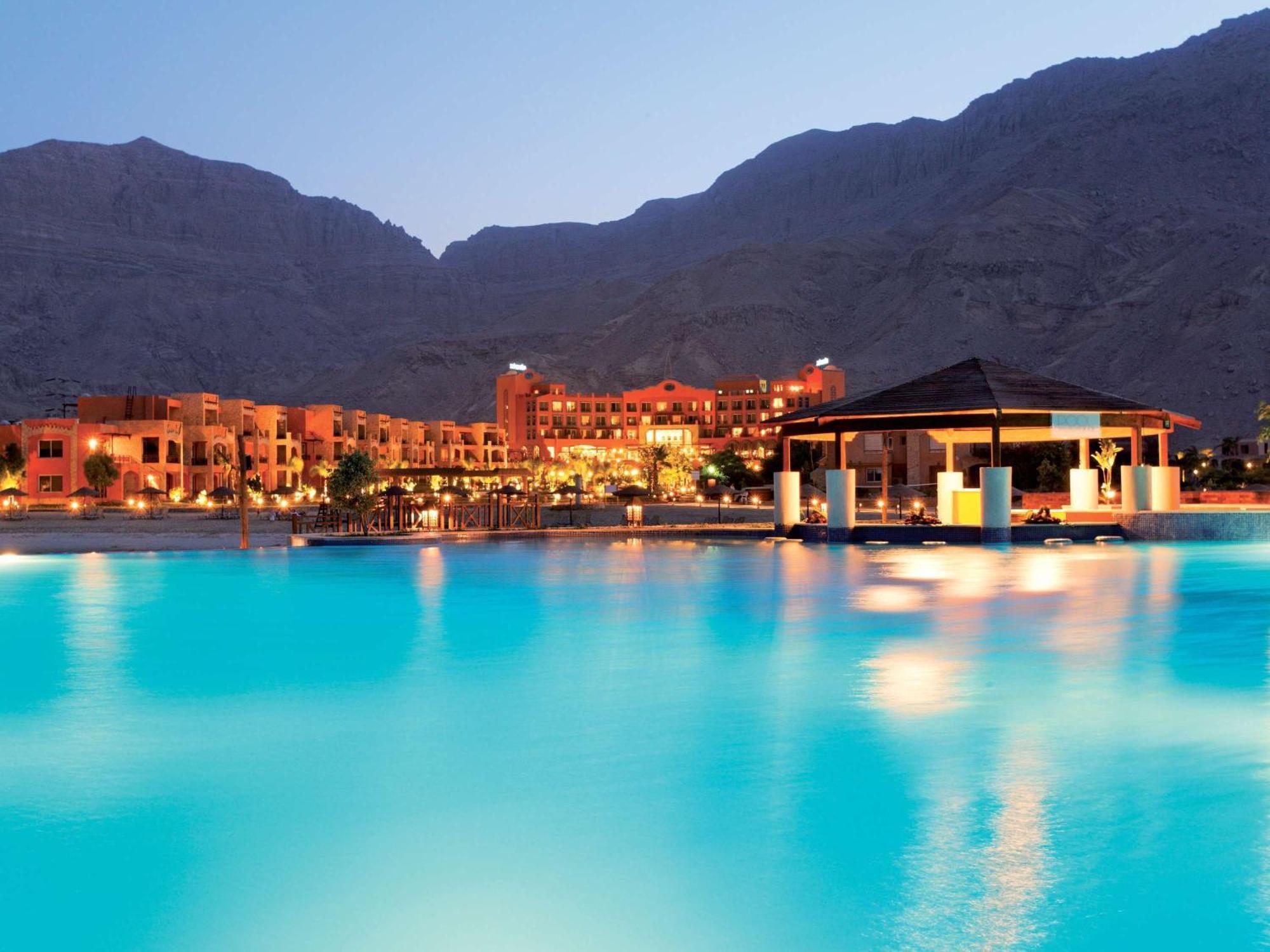 Mövenpick El Sokhna Resort 5*