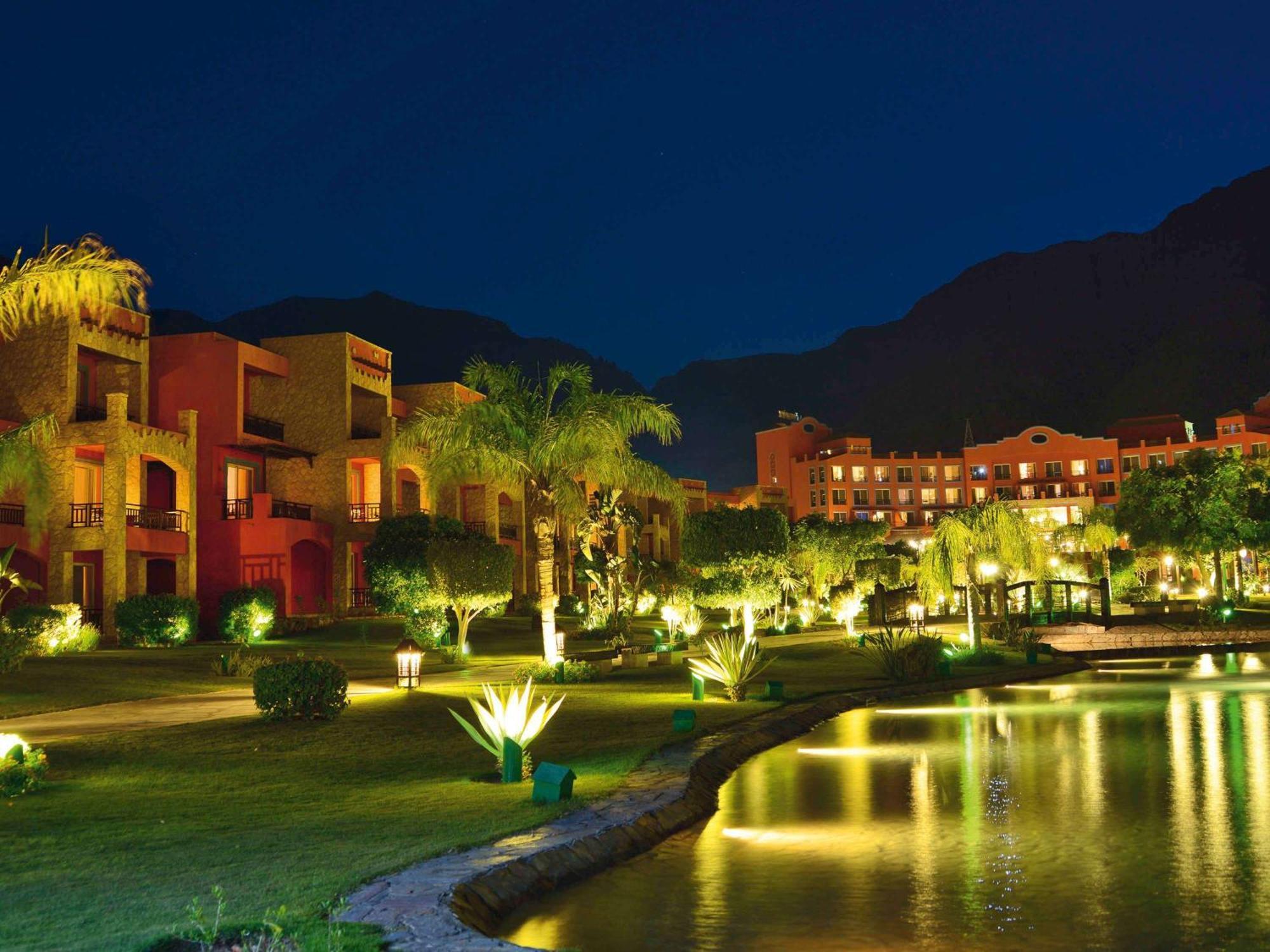 Mövenpick El Sokhna Resort 5*
