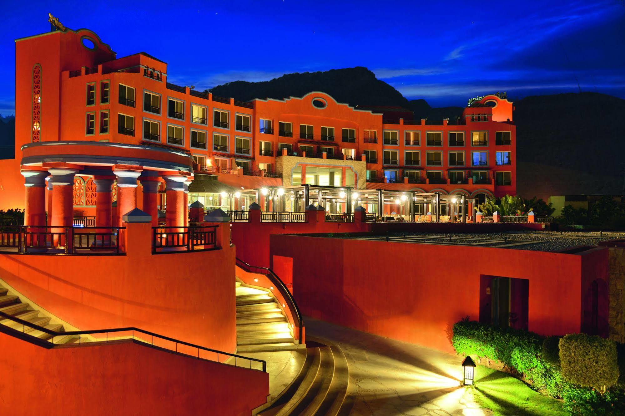 Mövenpick El Sokhna Resort 5*